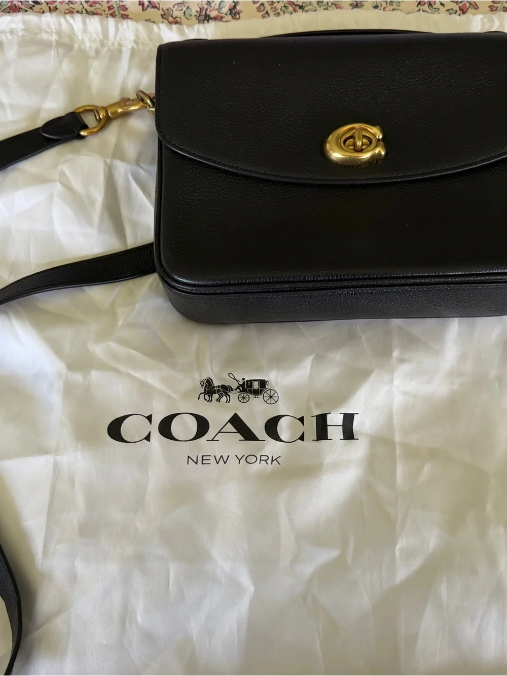 Coach Black Leather Shoulder Bag with Gold Turnlock